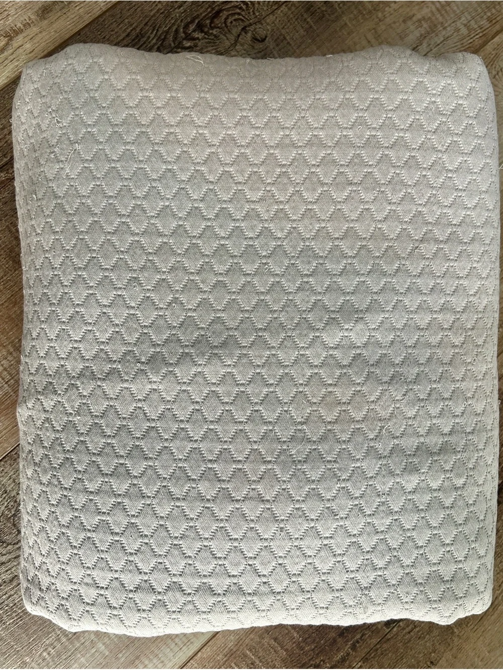 Calvin Klein Silver/Gray 100% Cotton King Comforter (Like New)